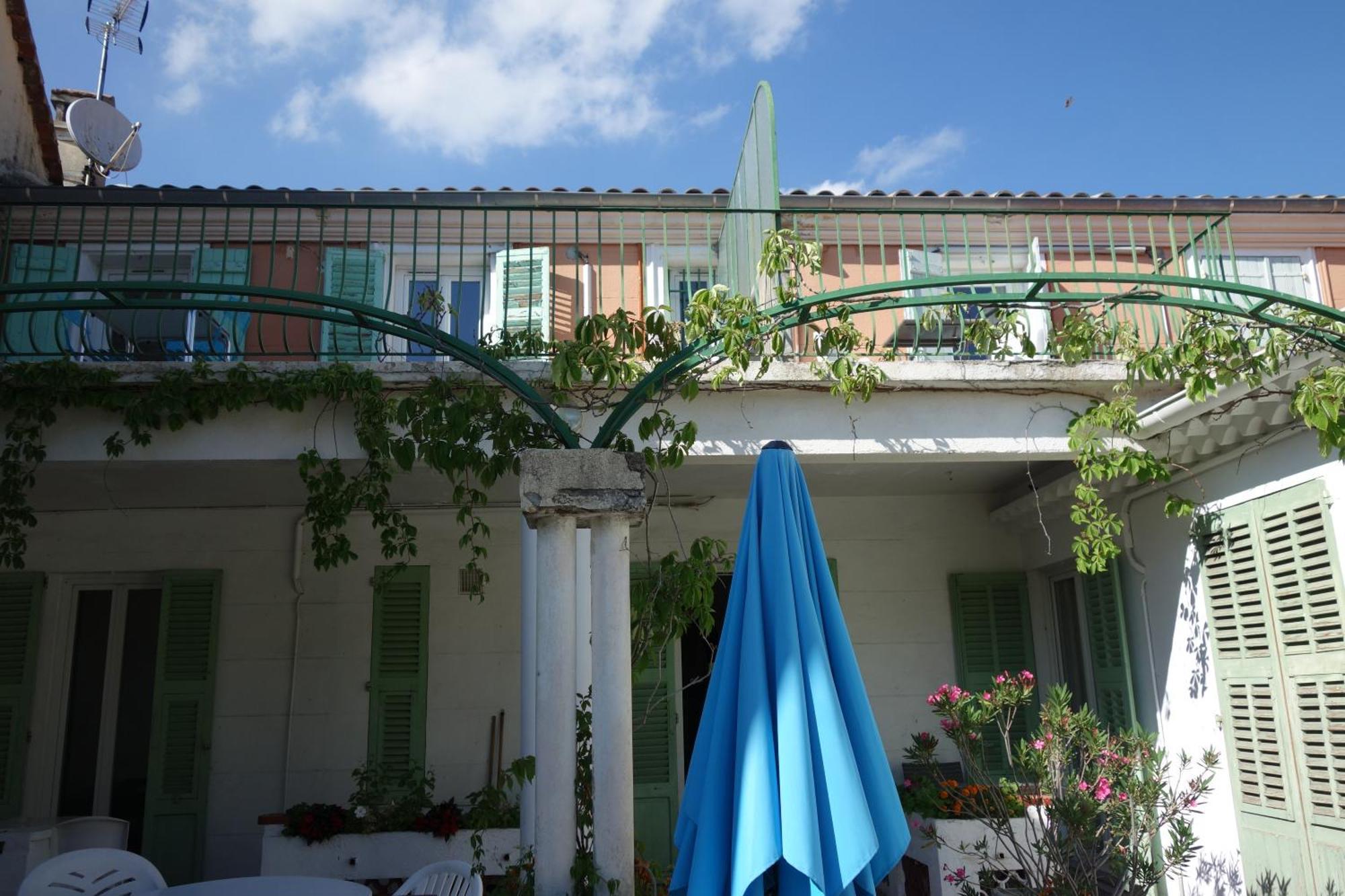 Hotel le Préjoly Saint-Vallier-de-Thiey Habitación foto